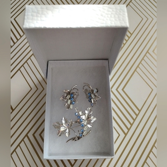 Vintage Sterling Silver Sparkly Brooch & Earring Set signed Carl Art - Picture 9 of 16